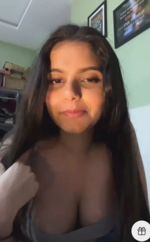 Georgoes Hottie Sanaya is Back on Tango & Her Transparent Dress Is Exposing Her Nude Boobs Again, This Time With Clear Views of Her Nude Body